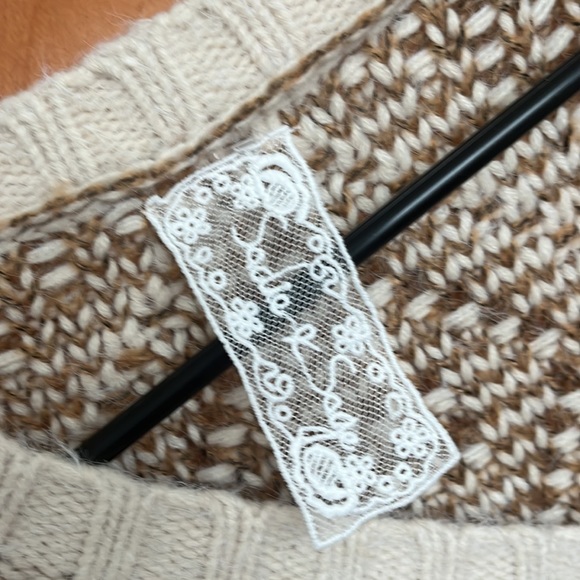 SADIE & SAGE soft green Aztec chunky knit sweater - Picture 3 of 6